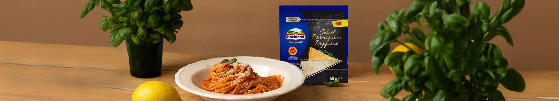 https://hochland.ro/wp-content/uploads/2026/01/PARMIGGIANO-PASTE_1920x350.jpg