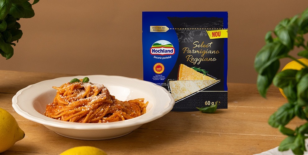 https://hochland.ro/wp-content/uploads/2026/01/PARMIGGIANO-PASTE_991x500.jpg
